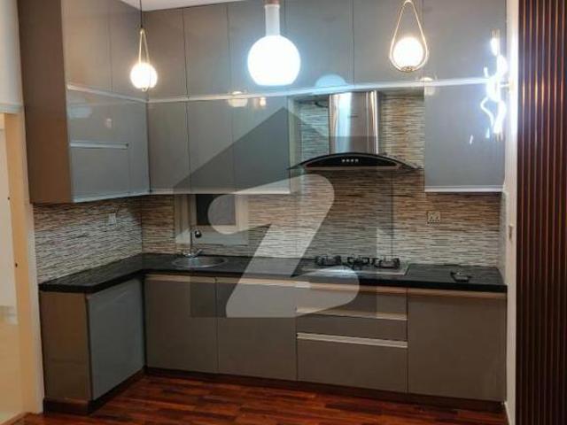Clifton block 2 three bedroom appartment for rent Clifton Block 2