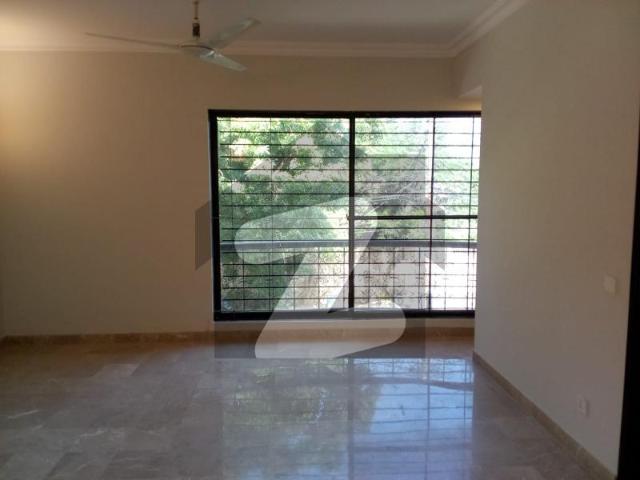 Clifton Block 4 Bungalow On 1000 Yards Two Unit 4 + Bed Rent. Clifton Block 4