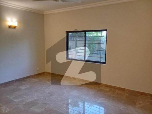 Clifton Block 4 Bungalow On 1000 Yards Two Unit 4 + Bed Rent. Clifton Block 4