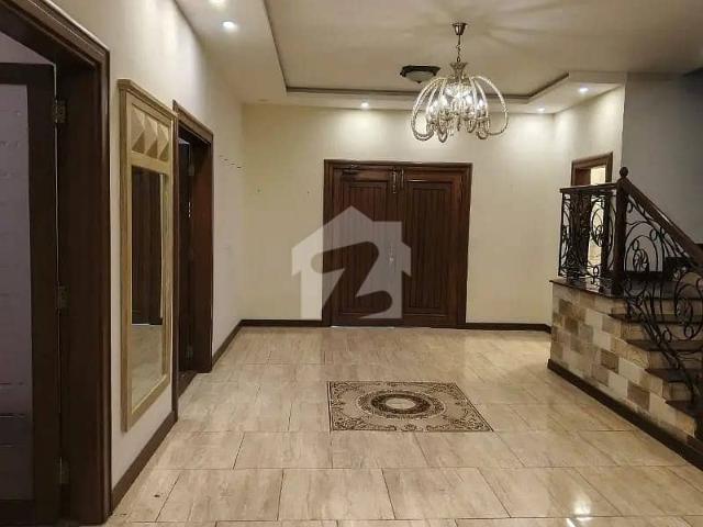 Clifton Block 5 House Sized 1000 Square Yards For Rent
