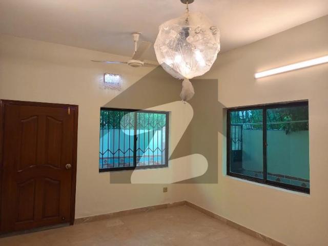 Flat 2200 Square Feet For rent In Clifton Block 9
