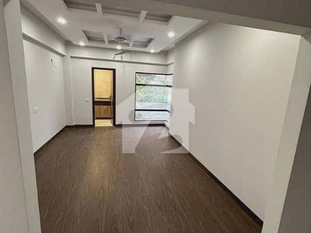Clifton 3 Bedroom Apartment For Rent