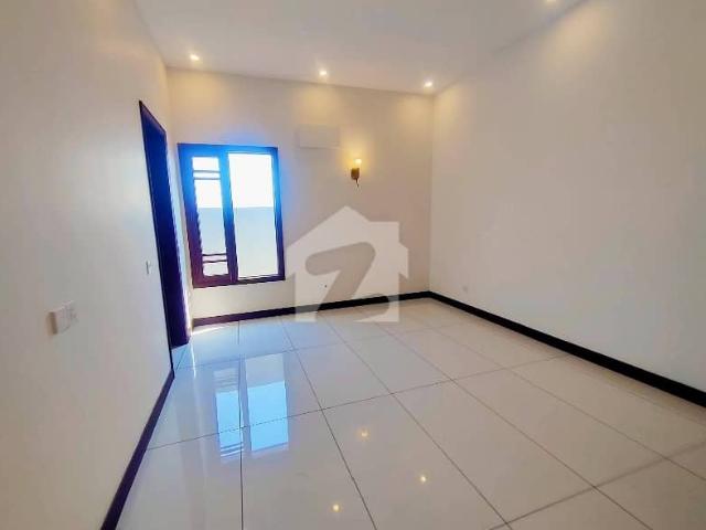Clifton 3Bedroom Apartment For Rent
