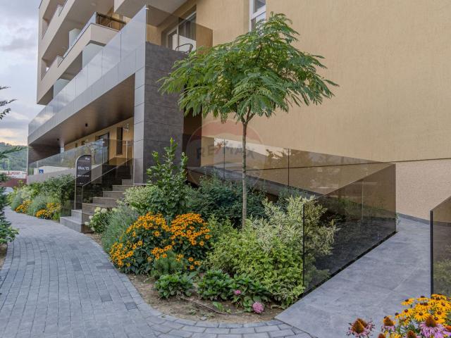 clinica medicala 9 cabinete urban plaza bloc 15 parter!