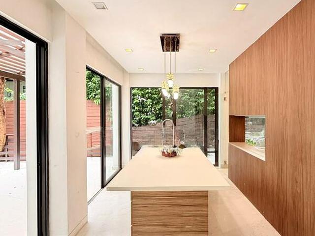 Cluny Park D10, Detached