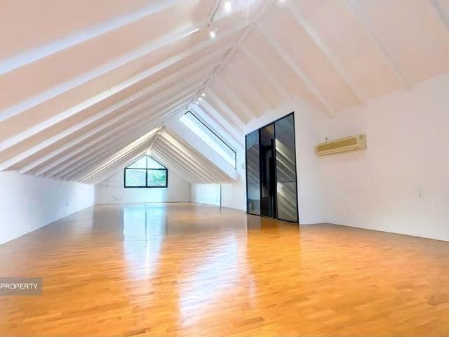 Cluny Park D10, Detached