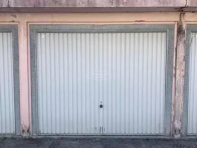 Cluses 74300 Location parking