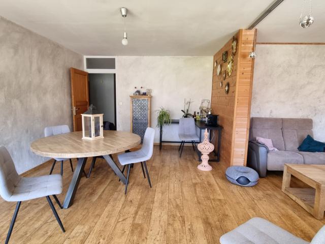 CLUSES MESSY: Appartement T4 + Garage + cave
