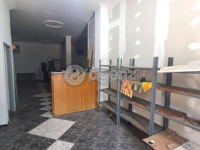 CMN AC 2006 Commerce à vendre à Al Mostakbal