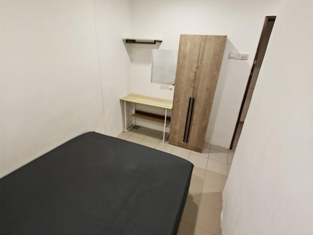 CNY PROMO 1 STOP TO UNIKL / UPTM, LOW DEPOSIT PRIVATE TOILET
