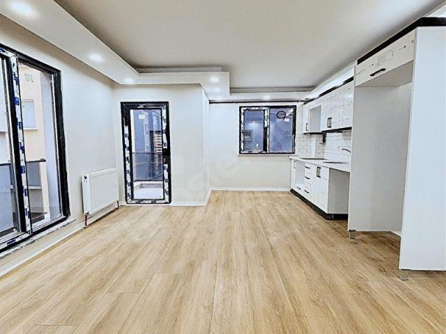 CSG GROUPDAN METRONUN YANIBAŞI 2+1 ARA KAT SIFIR DAİRE