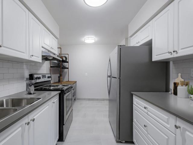 Crown Tower Apartments 1 Bedroom Apartment for Rent at 16 Towering Heights Blvd, St. Catharines, ON L2T 3G9 Glenridge