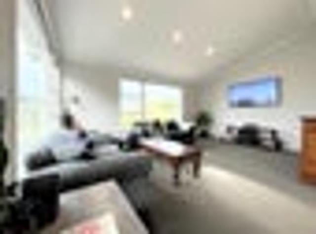 Crofton Downs, 3 bedrooms, $695 pw