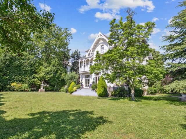 Croissy Sur Seine 78 Maison de prestige en bordure de Seine