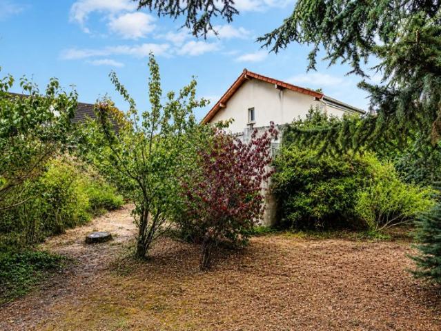 CROISSY SUR SEINE CHARMANTE 1930 de 90 M² TERRAIN 515 m² à 7 MN DES ECOLES ET DU CENTRE VILLE