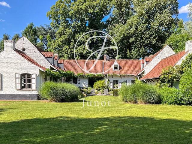 Croix BEAUMONT Maison à vendre 8 pièces 325m² 5 chambr