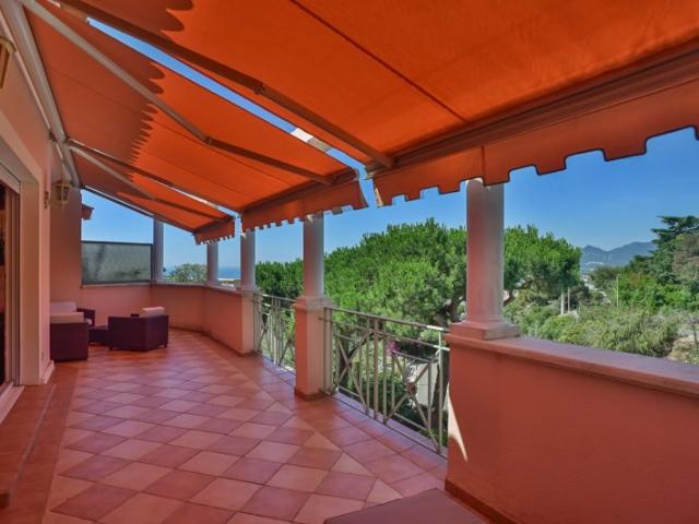 Croix des Gardes Superbe 2P, terrasse 27m², Vue mer, Parking, Piscine