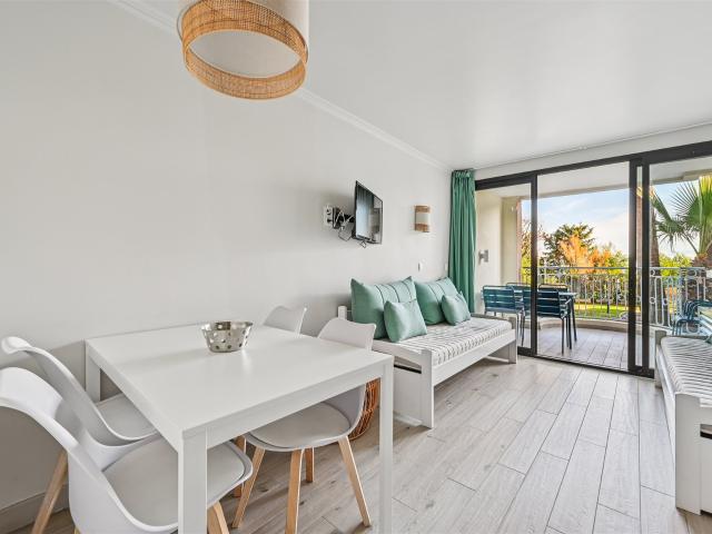 Croix des Gardes 2 pièces avec terrasse vue mer piscine et. 22m² Cannes
