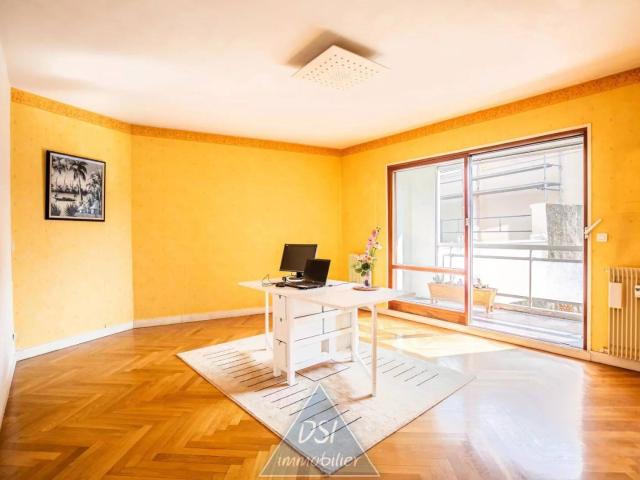 CROIX ROUSSE. Appartement de Type T3 de 75 m² au deuxième étage
