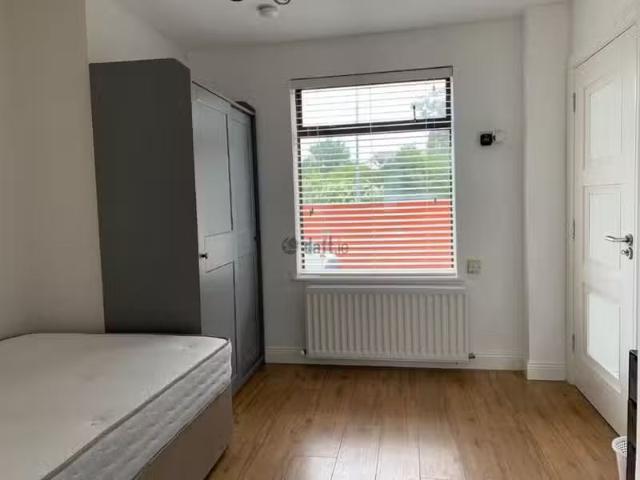 Cromwellsfort Road, Crumlin, Dublin 12 is for rent