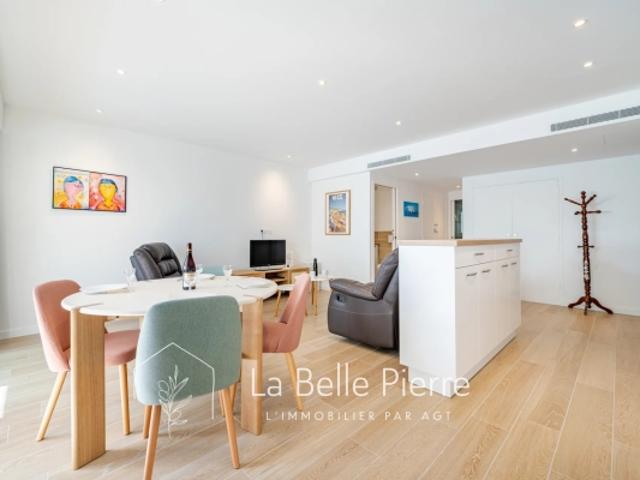 Cros de Cagnes, appartement 2 pièces 60 m², proche plage, parking
