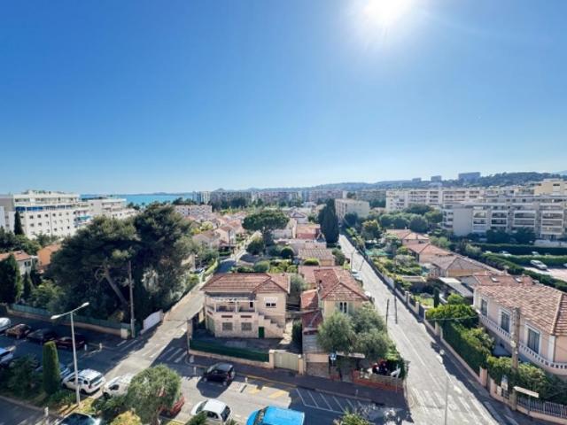 Cros de Cagnes Beau studio de 31,04m² Parking sous sol et cave