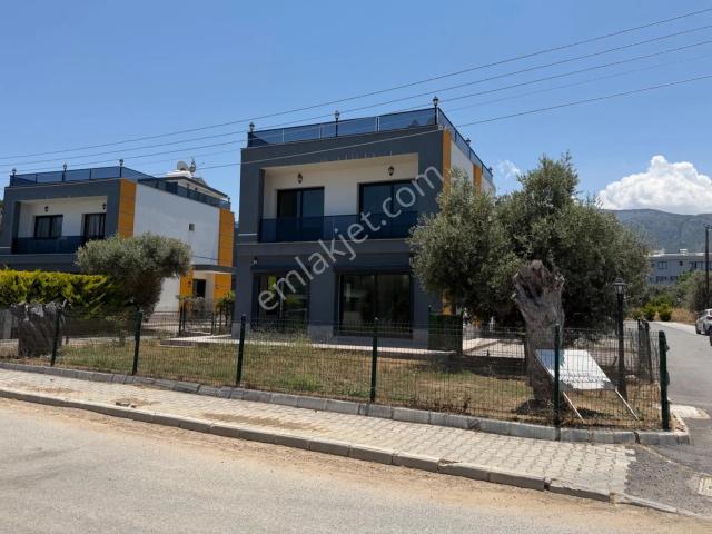 Cratos Otele Yürüme Mesafesind Satılık Köşe Villa