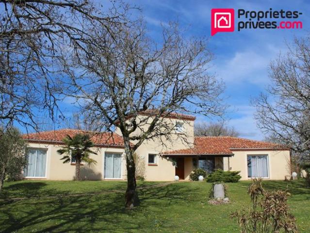 Crayssac 46150 Maison de plain pied 215 m² terrain et piscine