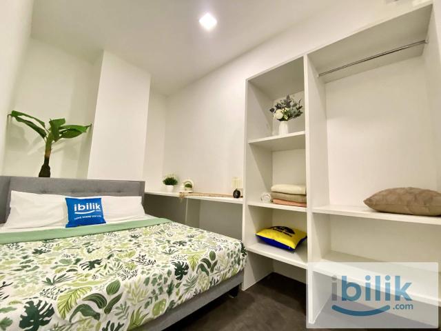 Crazy deal Seremban Fully Furnished Queen Bed Room attached with Washroom Move in Ready Free parking
