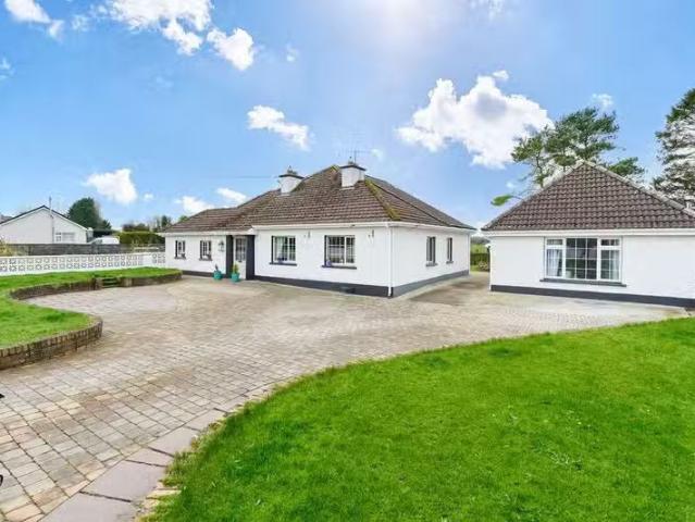 Craddenstown, Raharney, Raharney, Co. Westmeath, N91XN25 is fo.