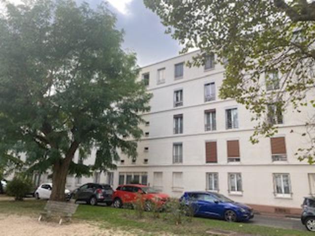 CRETEIL ENTRE VILLAGE ET UNIVERSITE