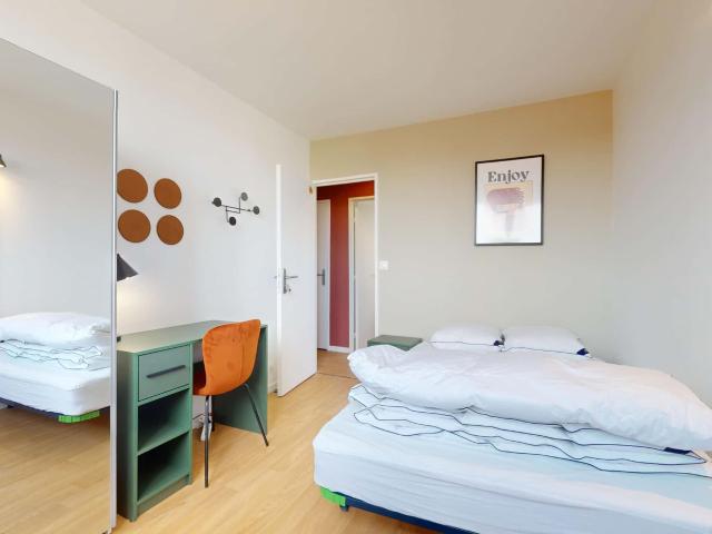Créteil Petit Parc 2 Room M 2