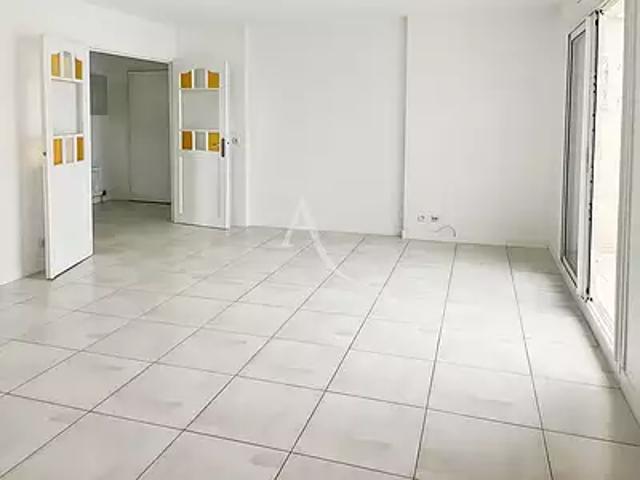 Créteil 94000 Location appartement 3 pièces t3 au dernier étage