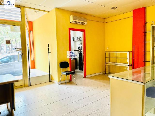 CREA TU ESPACIO COMERCIAL