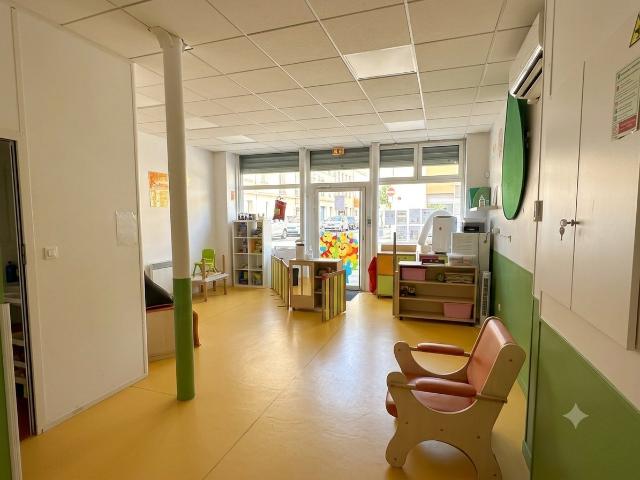 Crèche à louer Charenton le Pont 70 m2 RDC calme