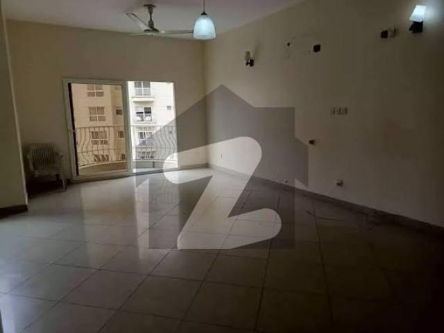CREEK VISTA AVAILABLE FOR RENT 3200 Sq Well Maintained 3 Bed Rooms Upper Floor Attractive Rent/Terms Creek Vista
