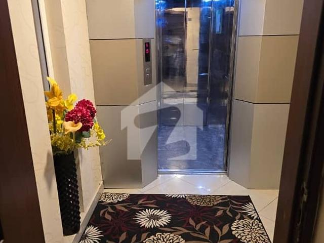 Creek vista for foreigners client 4 bed apartment west open 16 street bungalow facing for rent well maintained ready to move condition