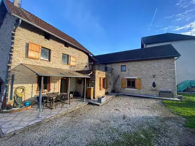 Crémieu 38460 Achat / Vente maison 5 pièces t5 jardin terrasse