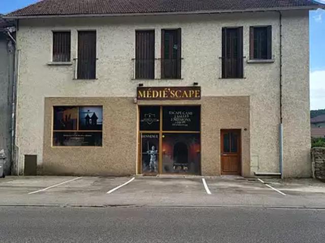Crémieu 38460 Achat / Vente divers parking