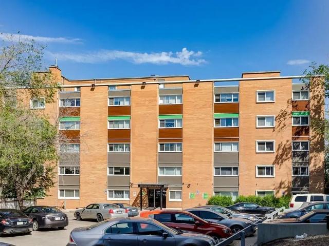 Crescent Towers Studio Apartment for Rent at 328 Saskatchewan Cres E, Saskatoon, SK S7N 0K7 North Nutana