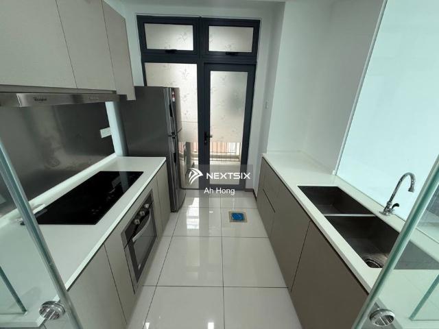 Crescent Bay Suites Teluk Bayu