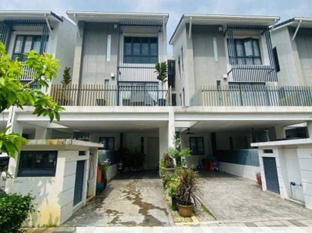 Crescent Park Townvilla