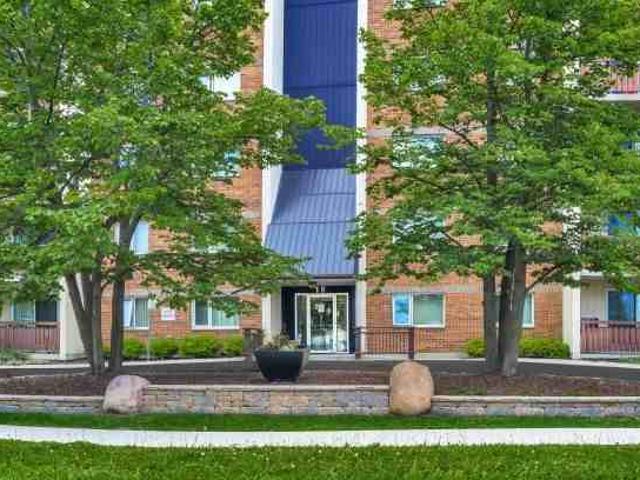 Crescent Ridge Towers 2 Bedroom Apartment for Rent at 35 & 35 Reay Crescent, Winnipeg, MB R2K 3X7 Valley Gardens