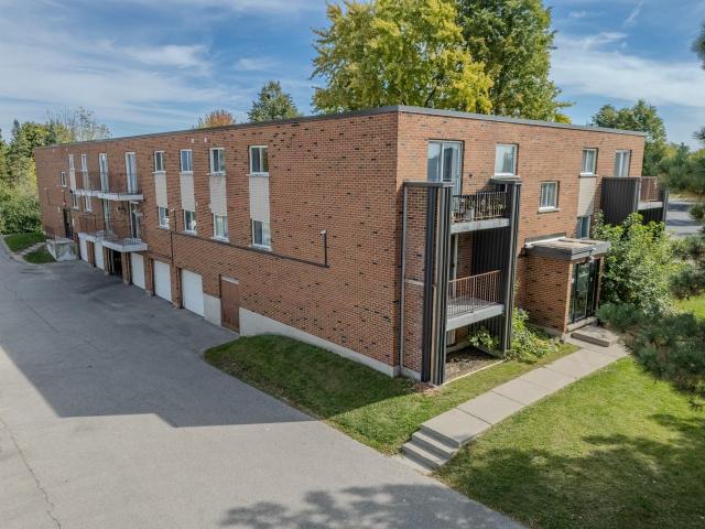 Crestview Suites 2 Bedroom Apartment for Rent at 112 Breckenridge Dr, Kitchener, ON N2B 2N9 Heritage Park