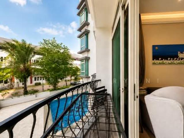 Crystal Rhu Apartment For Sale, $2,900,000, 3 Bed 3 Bath 1,281 sqft $2,264.00 psf