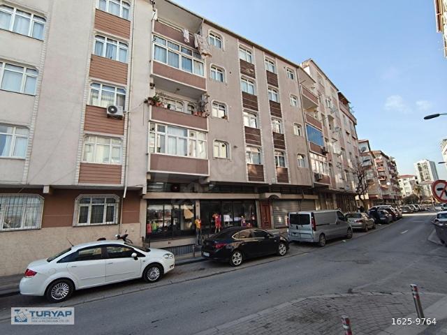 CUMA PAZAR SOKAĞI'NDA CEPHESİ GENİŞ SATILIK DÜKKAN