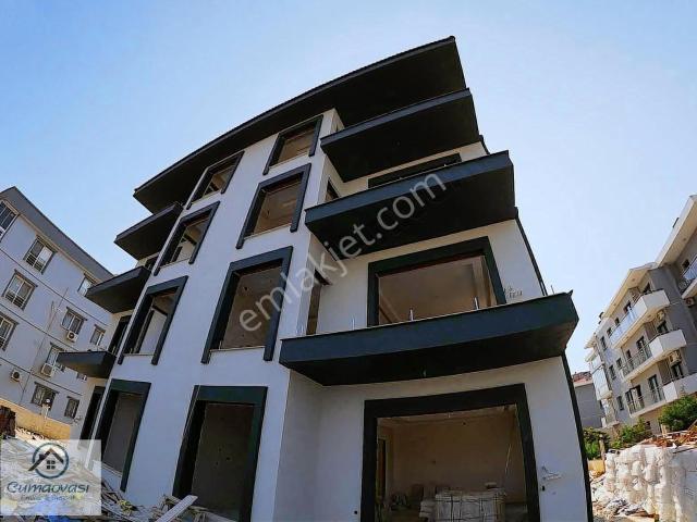 Cumaovası Emlak'tan Satılık Altıntepe Havuzlu Sitede 2+1
