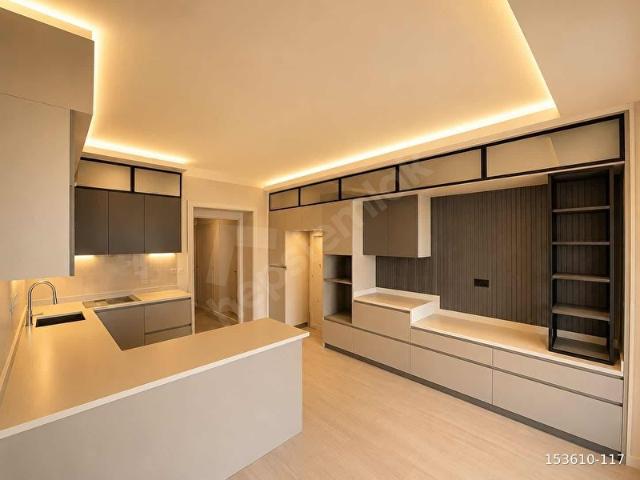 CUMHURİYET MAHALLESİ'NDE LÜKS 4+1 ARA KAT FIRSAT DAİRE