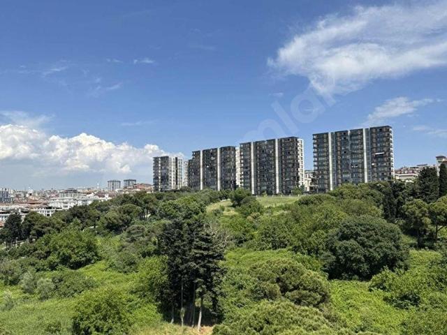 CUMHURİYET MAHALLESİNDE SATILIK 3+1 OTOPARKLI DAİRE