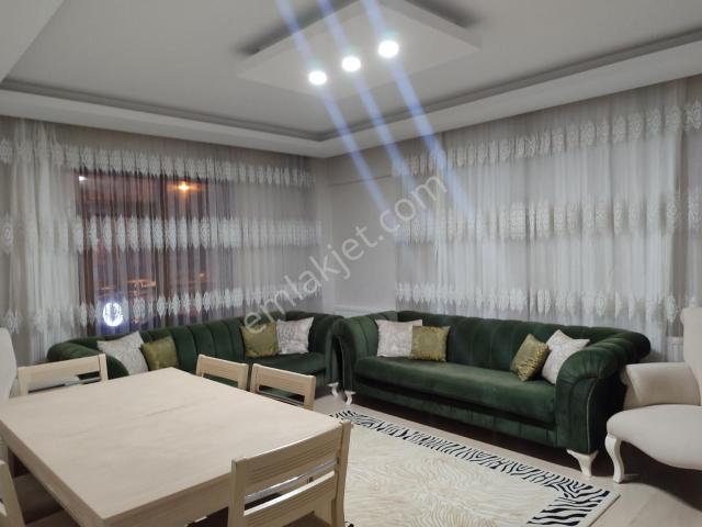 Cumhuriyet Mah Koç Okulu Üstünde Eşyalı 3+1 Kiralık Daire